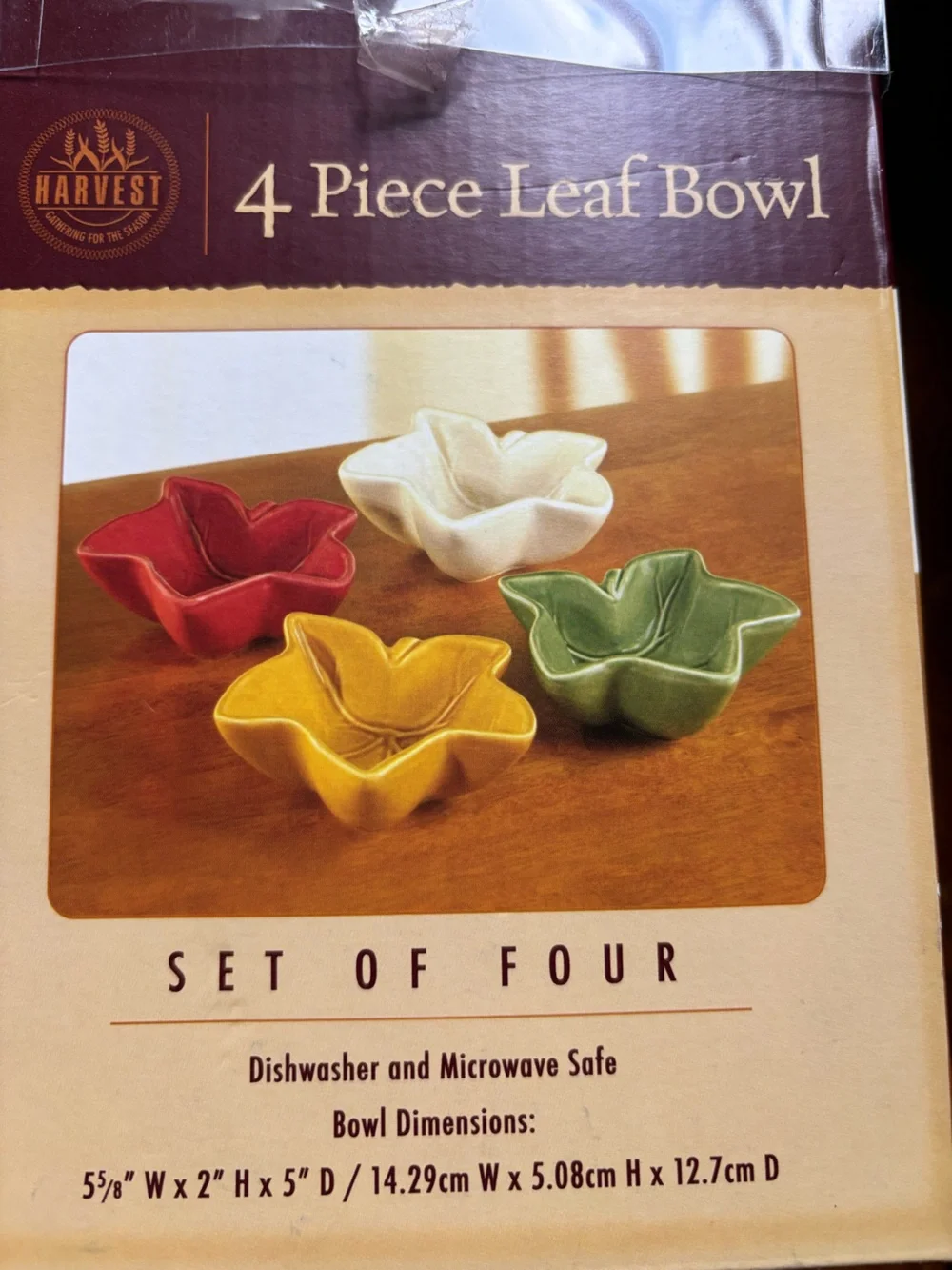 4-Piece Leaf Bowls Set in Red, White, Yellow, Green